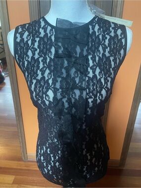 Adrienne Vittadini Black Sleeveless Knit Top with Keyhole Back vintage
